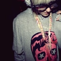 老火车站的头像-33 Share